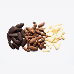 MIX čokolád (mléčná 44% , bílá 45% s limetkou, hořká 65% z nepražených bobů), tyčinky bez obalu